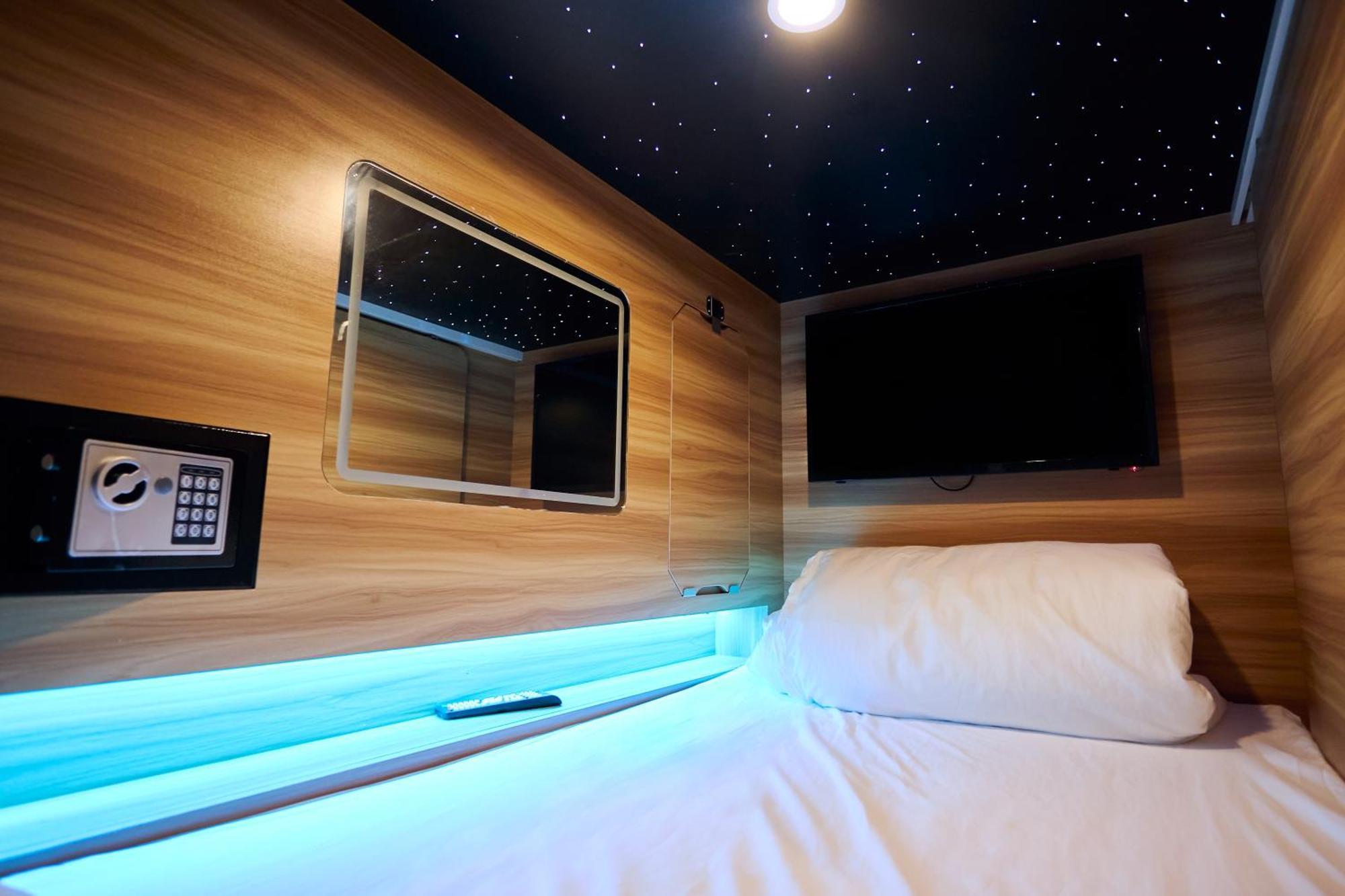 Pod Hotel Montreal Bagian luar foto